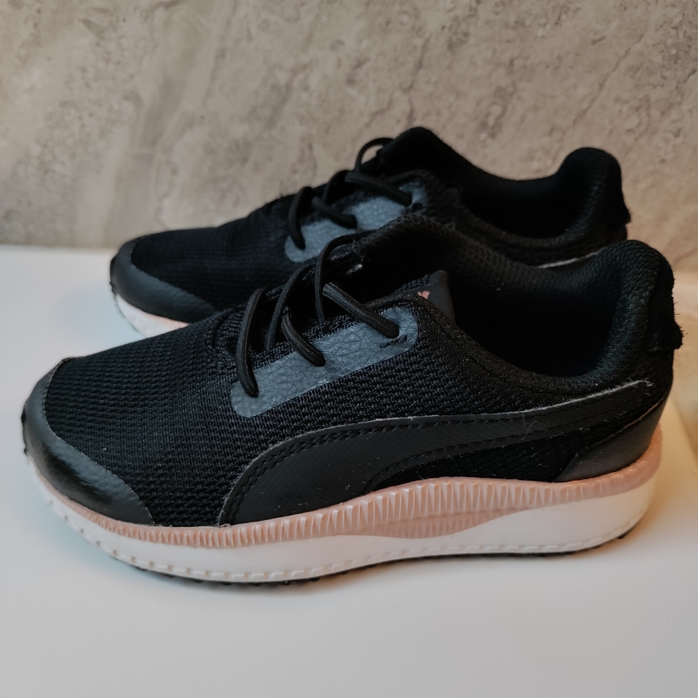 Girls Puma shoe